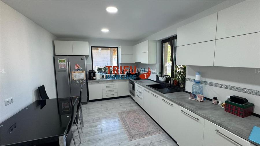 Casa de vanzare 5 camere 579mp teren