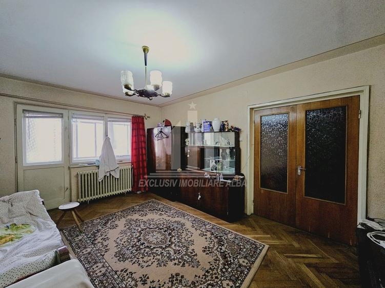 Apartament 3 camere decomandate | 2 bai | 71 mp | Cetate - zona Closca