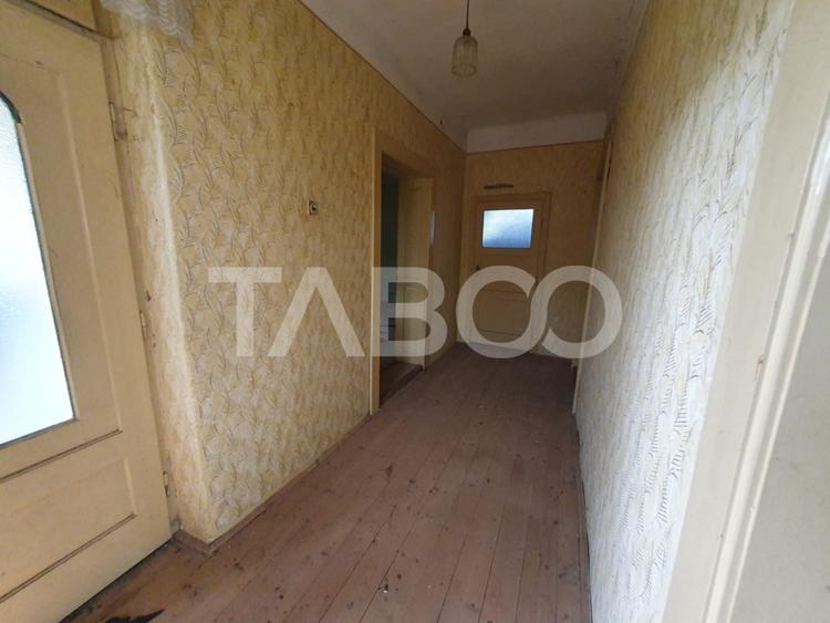 Casa de vanzare in Mandra 140 mp utili curte sura anexe 3 beciuri