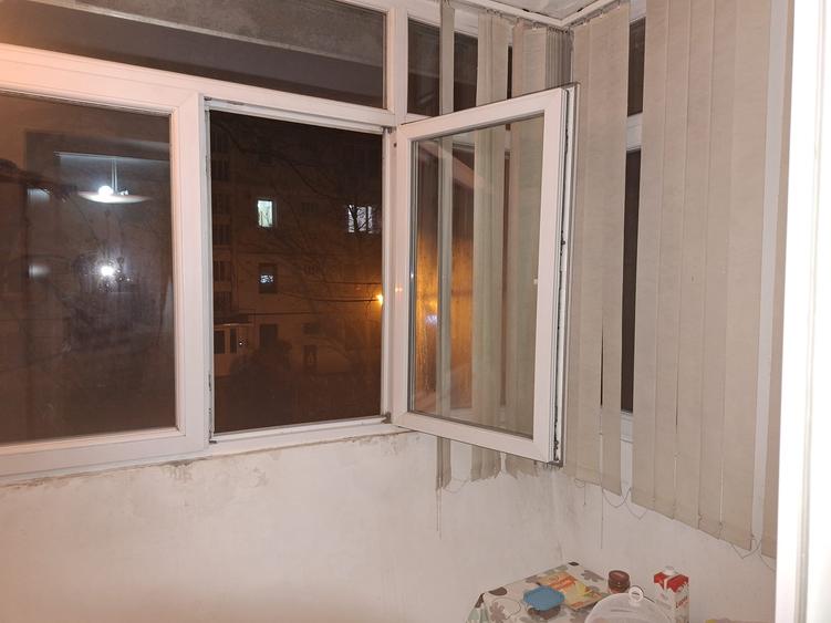 Apartament cu 3 camere, etajul 1/3, zona Tudor Vladimirescu
