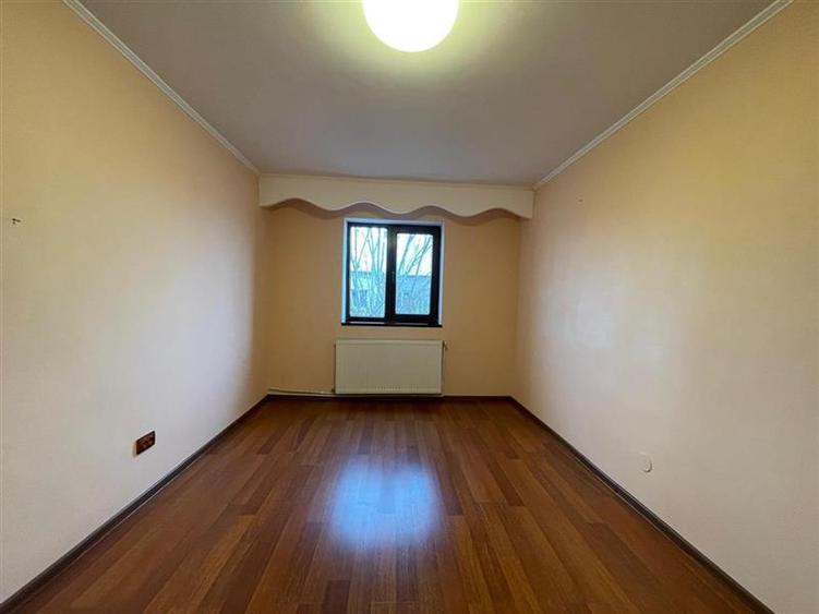 Apartament 3 camere de vanzare zona Vest -Tulcea