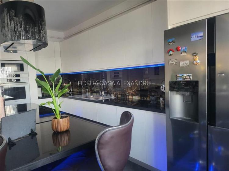 Apartament 3 camere  de vanzare  Lunca Cetatuii, - 3