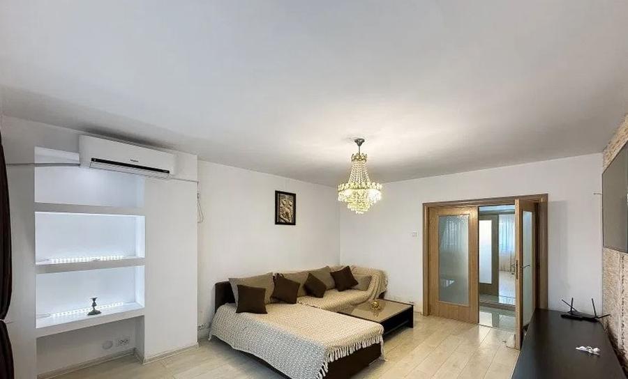 Apartament 3 Camere,Decebal,bl.1990,et.2/8,Amenajat,mobilat,complet