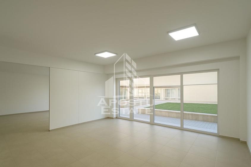 Doua spatii comerciale, 120 mp + 2 locuri parcare, Zona Aradului