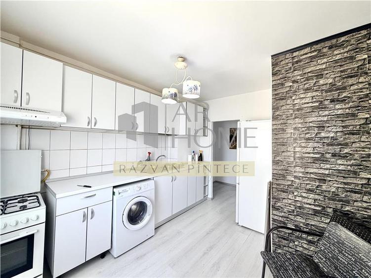 Apartament 2 camere, balcon 16 mp, boxa, ultracentral, Ploiesti