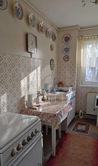 Apartament 3 camere în zona STRAZII PADIS