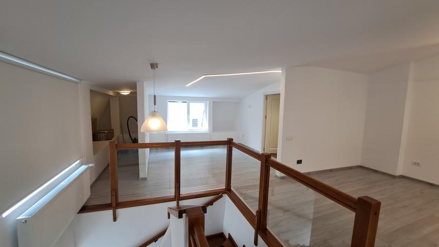 MANSARDA STIL LOFT IN VILA BOEMA
