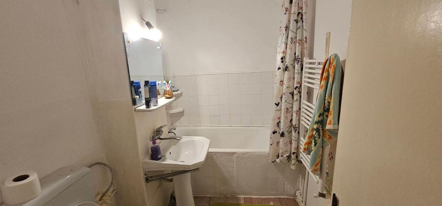 POARTA 6, 2CAMERE ,2 BALCOANE 62 MP PRET 76,500 EURO