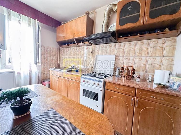 Apartament 2 camere semidecomandat, de vanzare — Aleea Visinului, Bacau