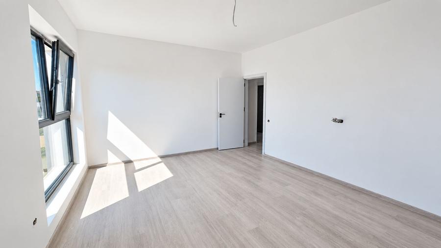3 Camere, Dezvoltator, Pallady, Bloc Finalizat, Metrou, Centrala,83 MP