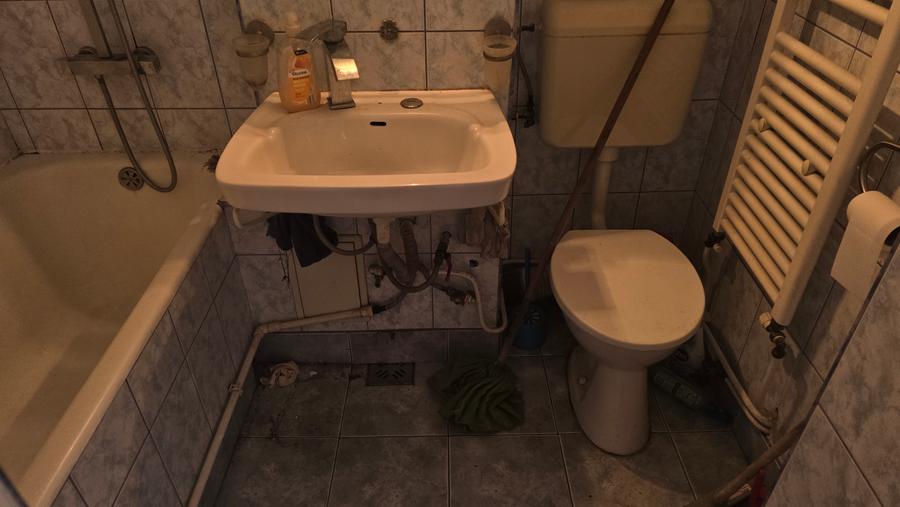 Vand apartament 2 camere decomandat in Deva, zona Micro 15, etaj 7,