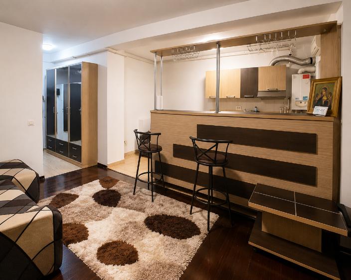OCAZIE Garsonieră  38 mp | Ballroom | acces rapid la metrou | la cheie - 54900 E