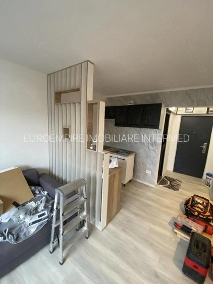 Garsoniera renovata , zona Cet - 3
