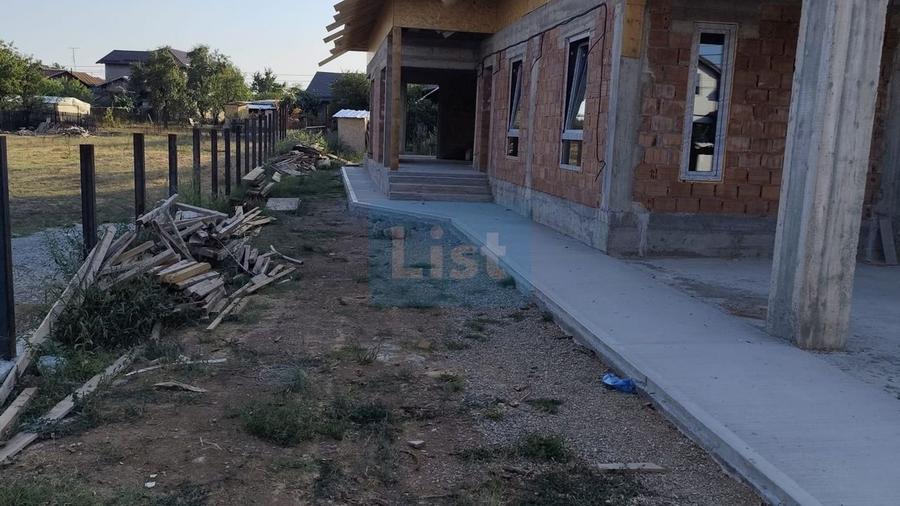 Casă Noua Zona Centrala Baicoi, 211 mp