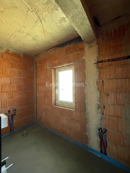 Duplex 4 dormitoare - 129 mp - despartit prin garaj - Mosnita noua - 11