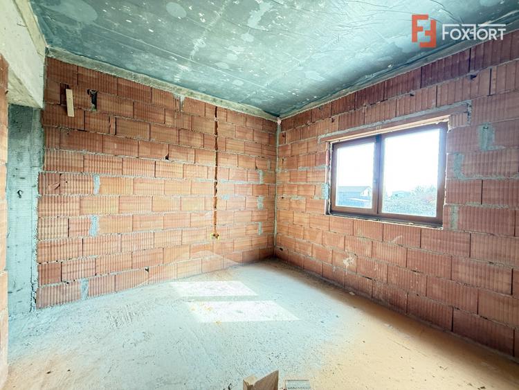 Duplex cu 5 camere de vanzare in localitatea Sacalaz, zona Centrala