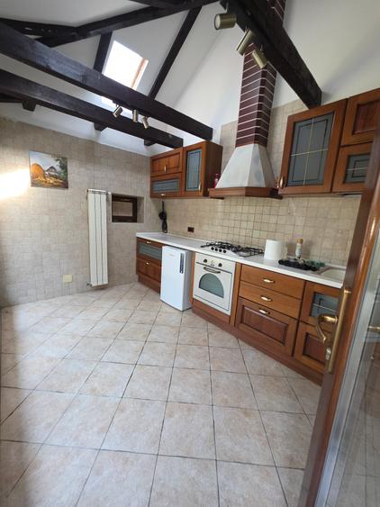 Casa de inchiriat in zona Casa Presei - Poligrafiei