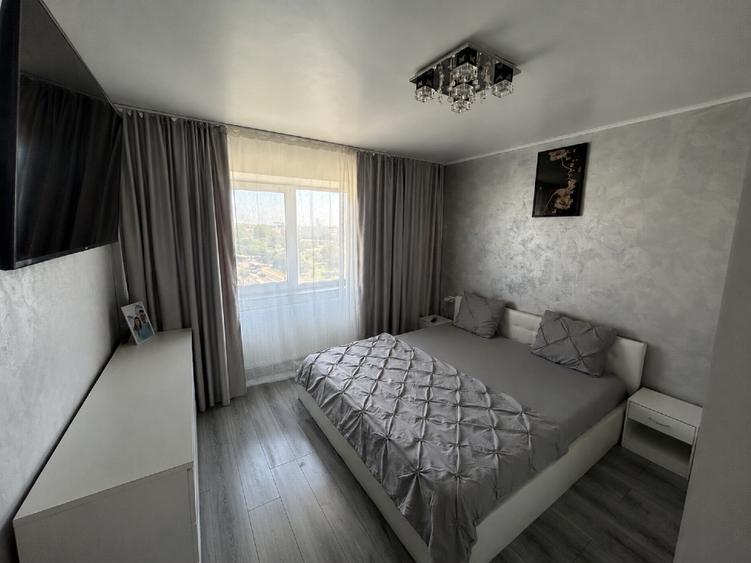 Vând apartament cu 3 camere zona Doraly