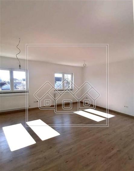 Spatiu birouri/ centru medical/ afterschool - 200 mp - Selimbar