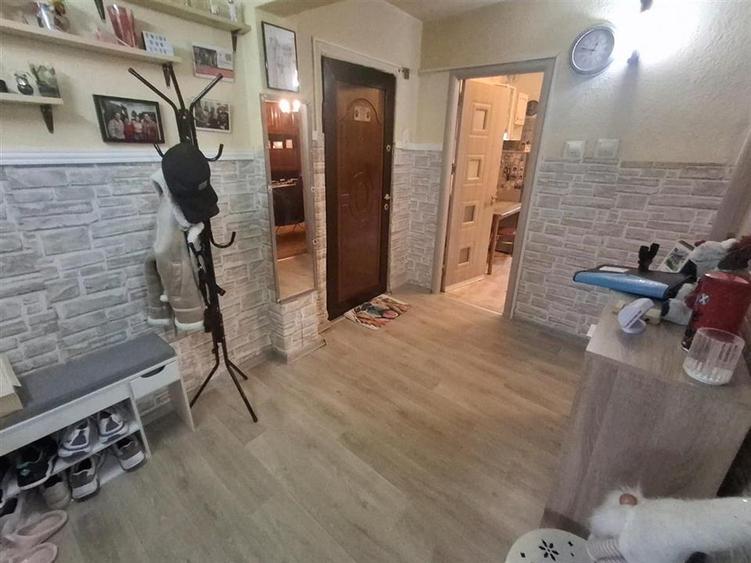 Apartament 3 camere decomandat 2 balcoane zona Calea Poplacii