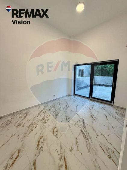 Spațiu comercial de 84mp de închiriat în zona 1 Mai