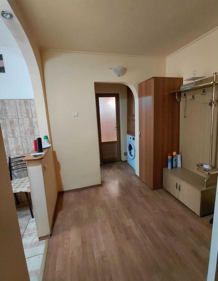 Apartament cu 2 camere decomandat, etajul 3/4, zona Galata