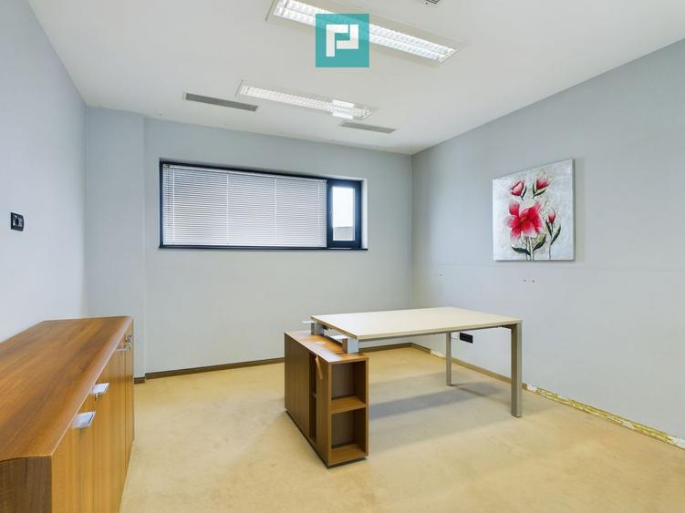 Spațiu comercial modern cu parcare proprie