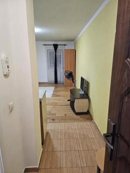 Garsoniera decomandata zona Stefan Cel Mare