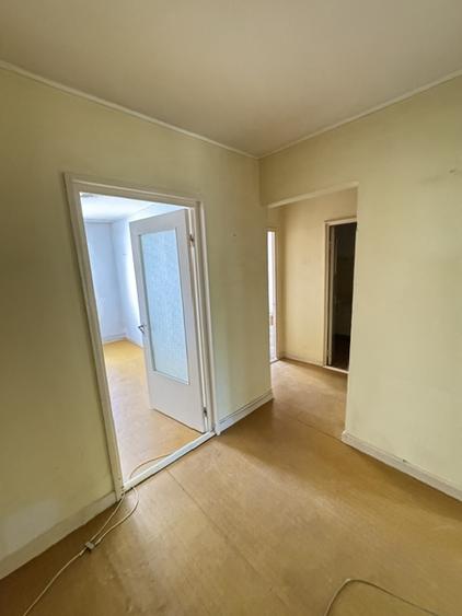 Apartament 3 camere si 2 bai de vanzare, str. Tipografilor, Nord Bacau