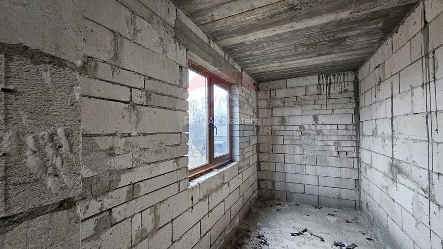 Casă / Vilă cu 12 camere, teren intravilan de 2869mp în Siminicea, SV - 25