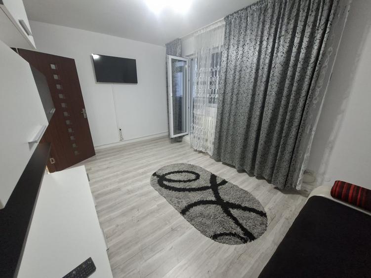 Apartament 2 camere decomandat, zona Alexandru cel Bun