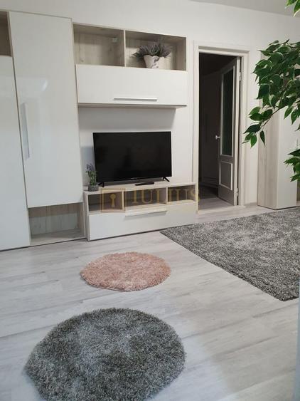 2 camere| zona Spitalul Județean| Liviu Rebreanu| balcon|