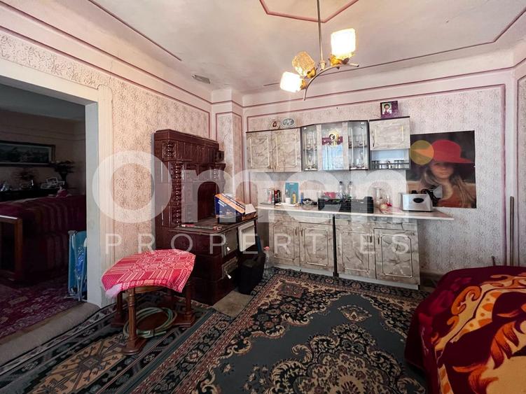Casă bătrânească | 1500 mp teren, | Tăuții-Măgherăuș.