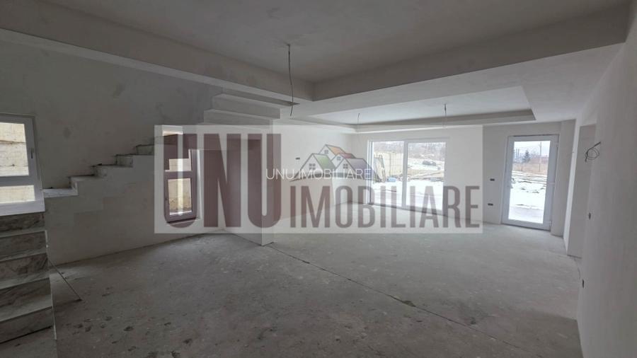 Comision 0%  Casă 200 mp utili  4 dormitoare 4 băi Bucium – Șos. Bârnova 700 mp teren - 12