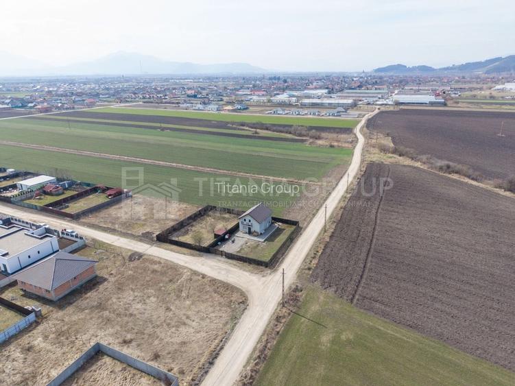 Teren 500 mp, împrejmuit, curent și internet pe teren, cu proiect și autorizație - 16