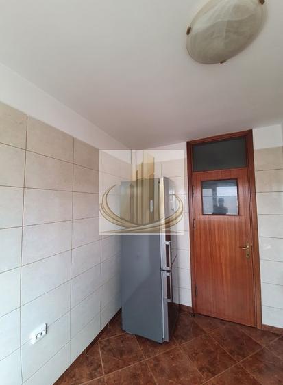 Apartament 2 camere semidecomandat cu parcare de resedinta
