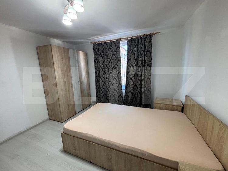 Apartament de vanzare, cu 2 camere, 50 mp, etaj 3, zona Independentei
