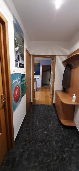 Apartament 3 cam  sau spatiu com cu balcon stradal pe Sos Stefan cel Mare