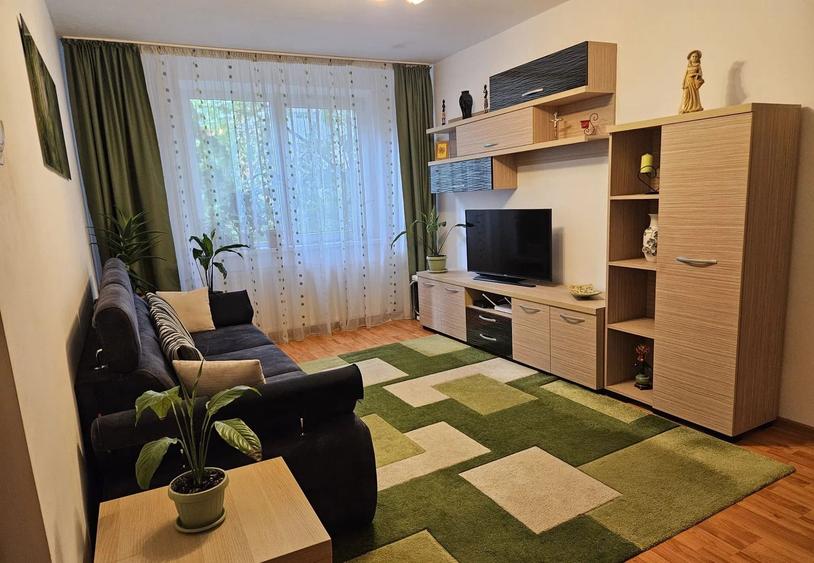 Apartament 3 camere de vanzare Gorjului