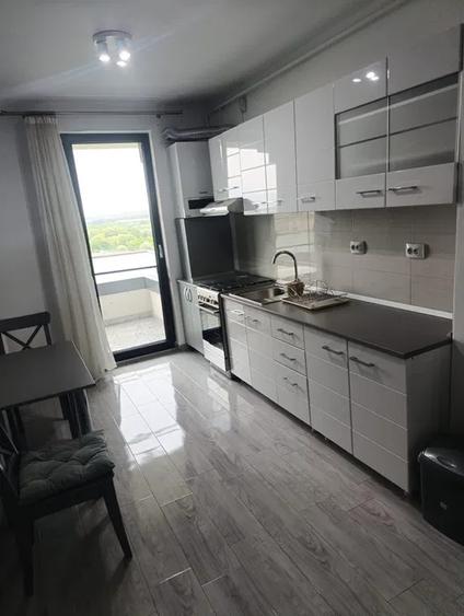 De inchiriat apartament cu o camera, decomandat, zona Park Lake