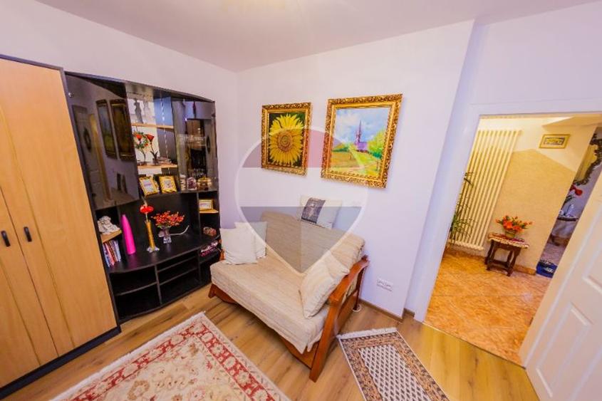 APARTAMENT - de VANZARE