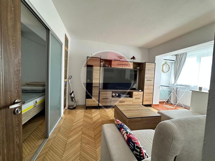 Inchiriere apartament cu 2 camere/ loc de parcare