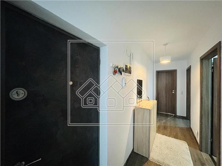 Ap cu 3 camere, 2 bai, gradina si loc de parcare - C. Arhitectilor
