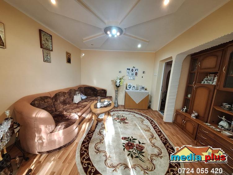 Apartament 3 camere decomandat, etaj 2, Micro 13 – 95.000 euro Agentia Imobilia