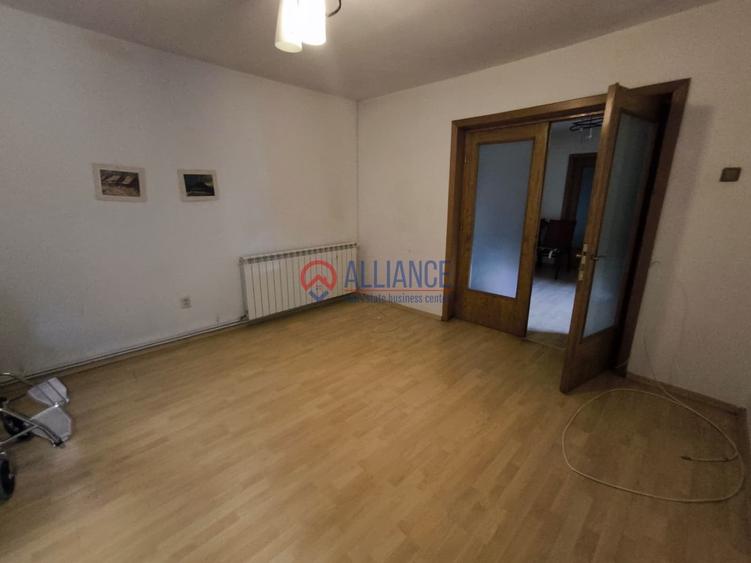 Casă 5 camere, ICIL, curte pavată, 2 parcări
