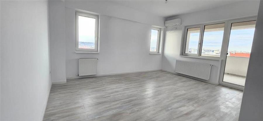 Revanzare, fara TVA: Apartament 3 camere, bloc nou, zona semicentrala