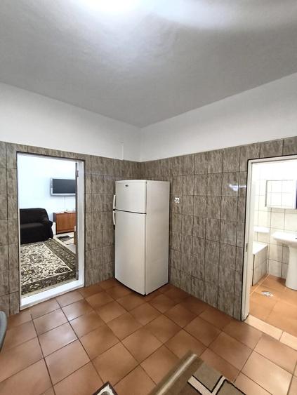 Rahova-Str.Oltului-Garsoniera-Curte proprie-Parcare-340 EUR