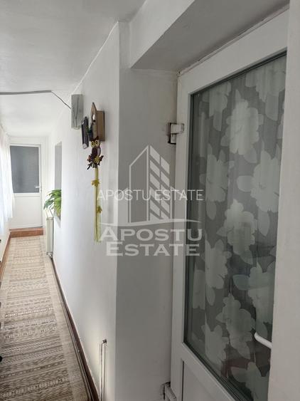 Casa individuala in vatra satului Ghiroda ,teren 1307 mp utili