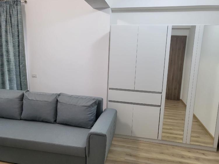 De inchiriat apartament zona Mall Coresi. Prina inchiriere. Apartament nou.