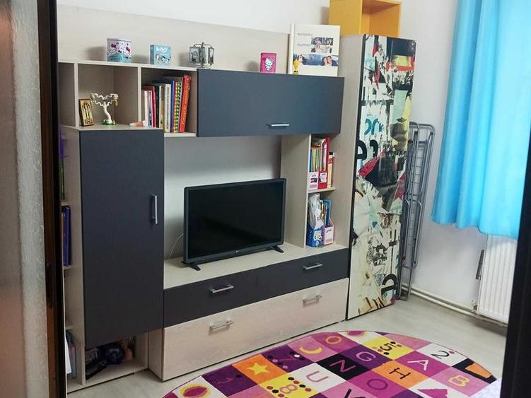 Apartament 2 camere, semidecomandat, Craiovita Noua